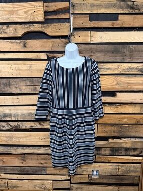 Lands’ End Women’s Navy Striped Starfish 3/4 Sleeve W/Pockets Dress Size 14
